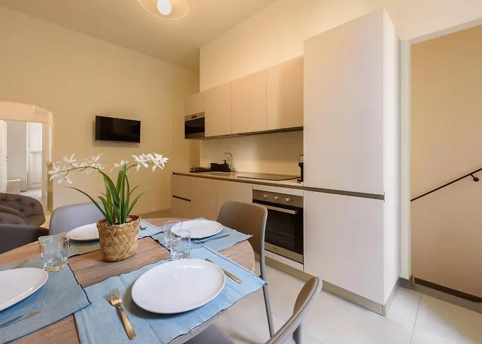 Napoleone - New Apartment Near Historic Center